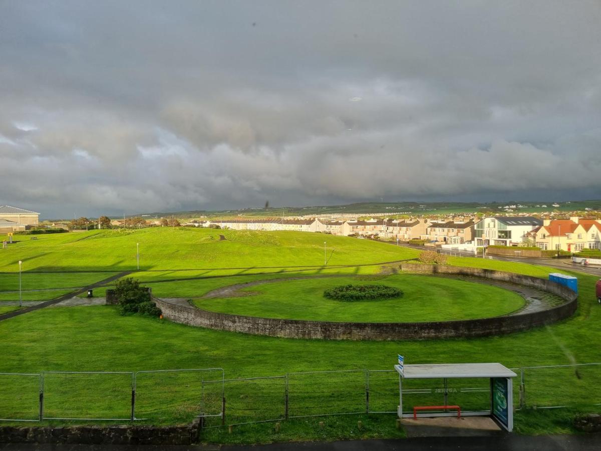 5 Dunluce Park - Portrush By The Seaアパートメント エクステリア 写真