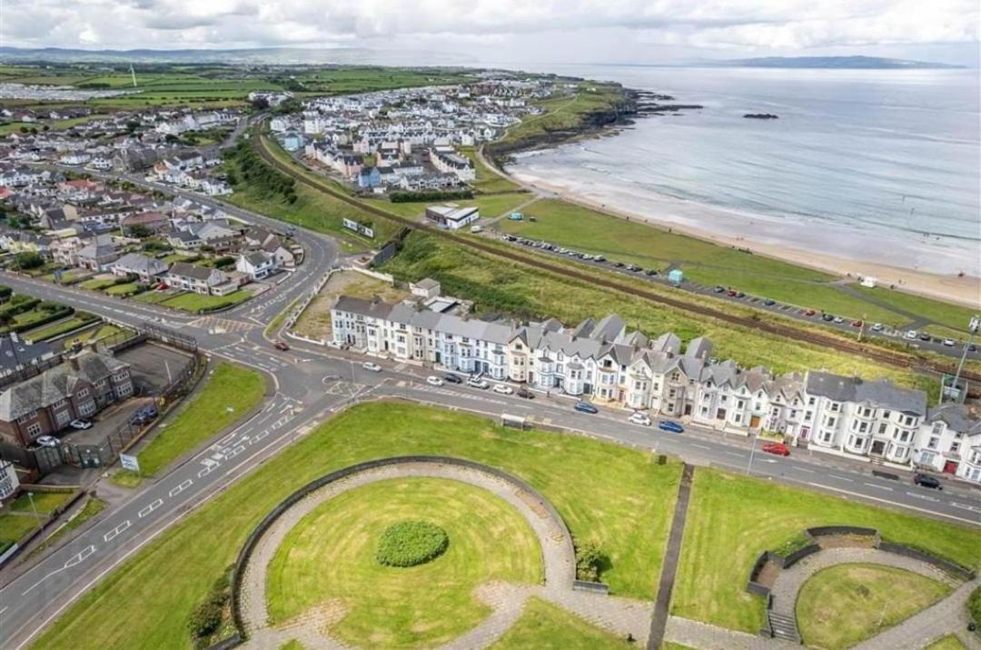 5 Dunluce Park - Portrush By The Seaアパートメント エクステリア 写真